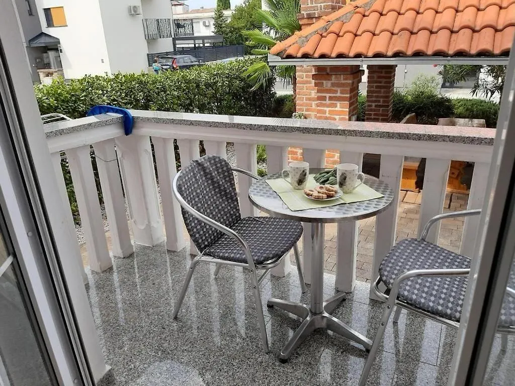 Apartments Vladimir Malinska 0*,  Κροατία